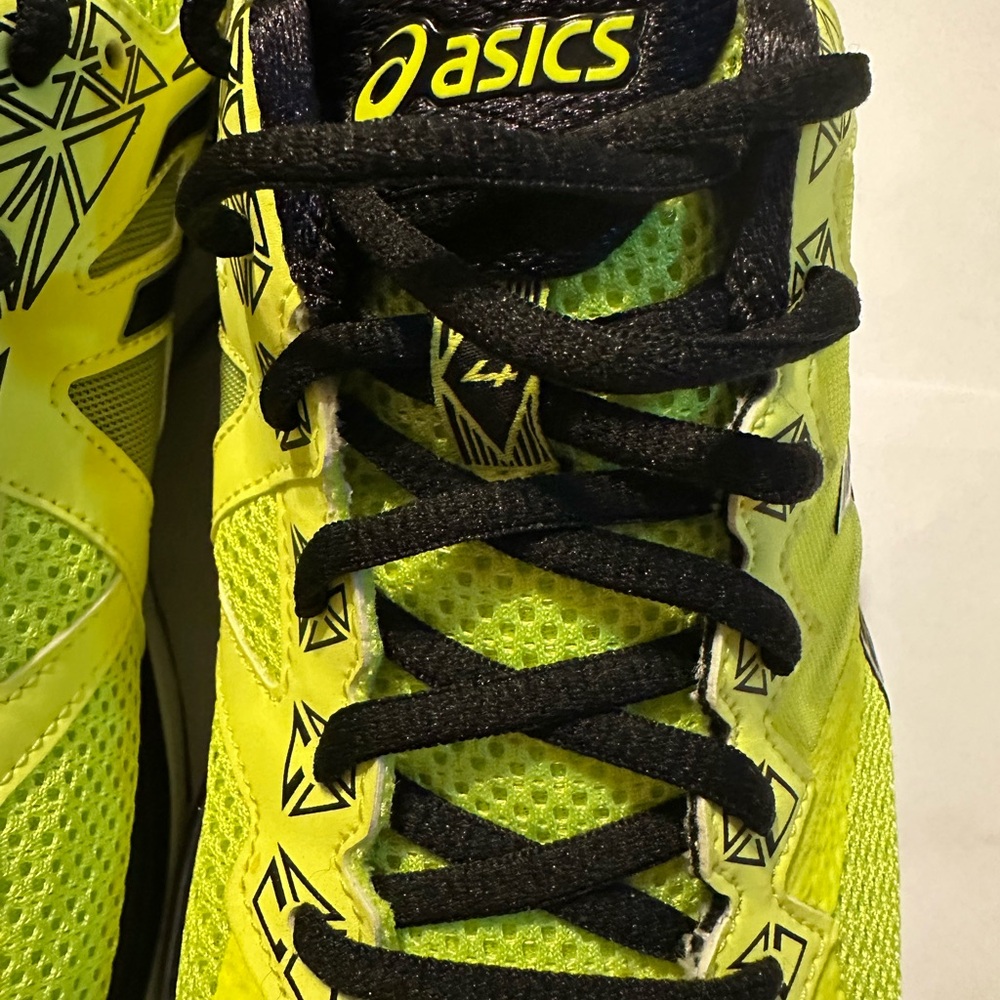 Final Price Drop Asics GT-2000 Fluorescent Yellow Running Shoes - Picture 9 of 13